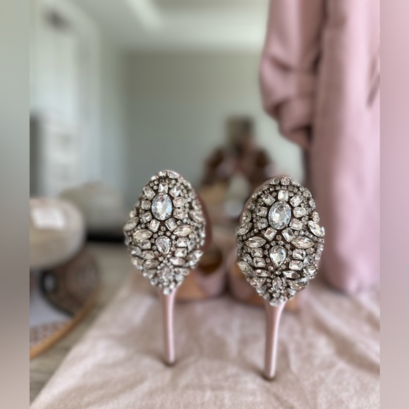 Badgley Mischka Light Pink Heels - Picture 10 of 11